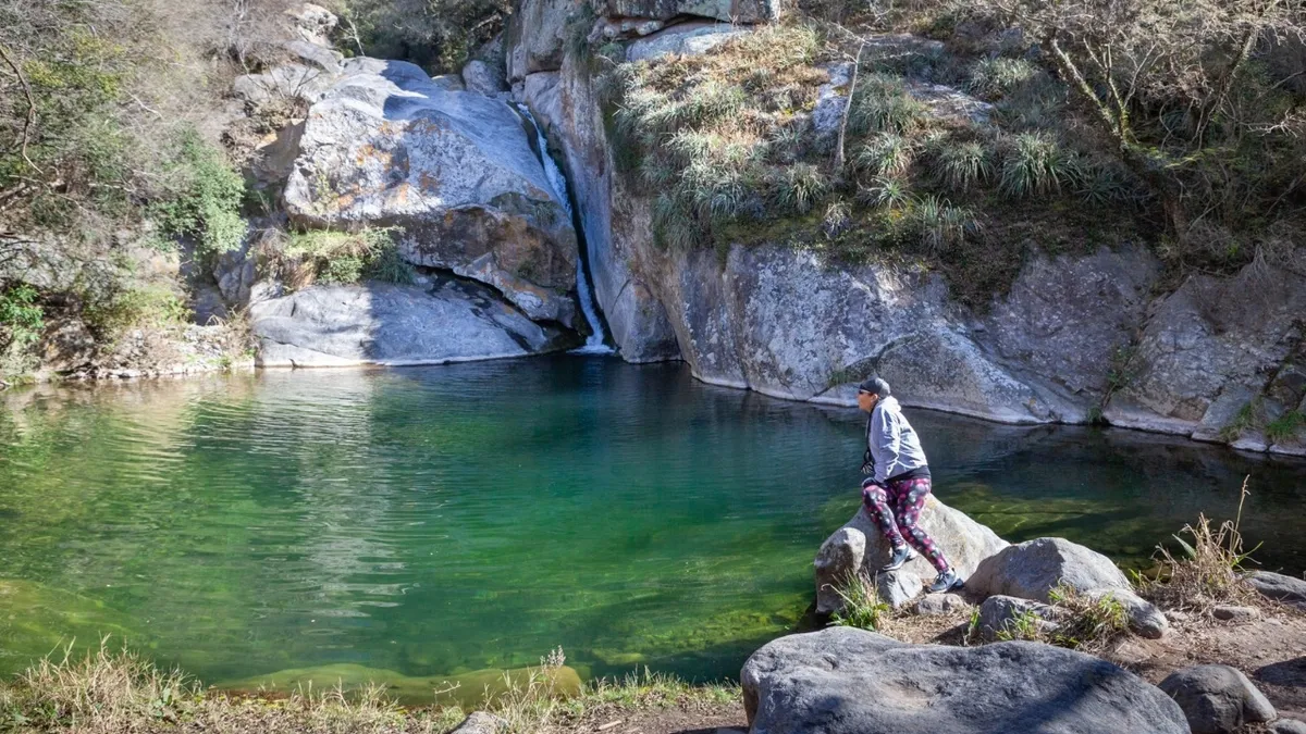 Laguna escondida entre yungas
